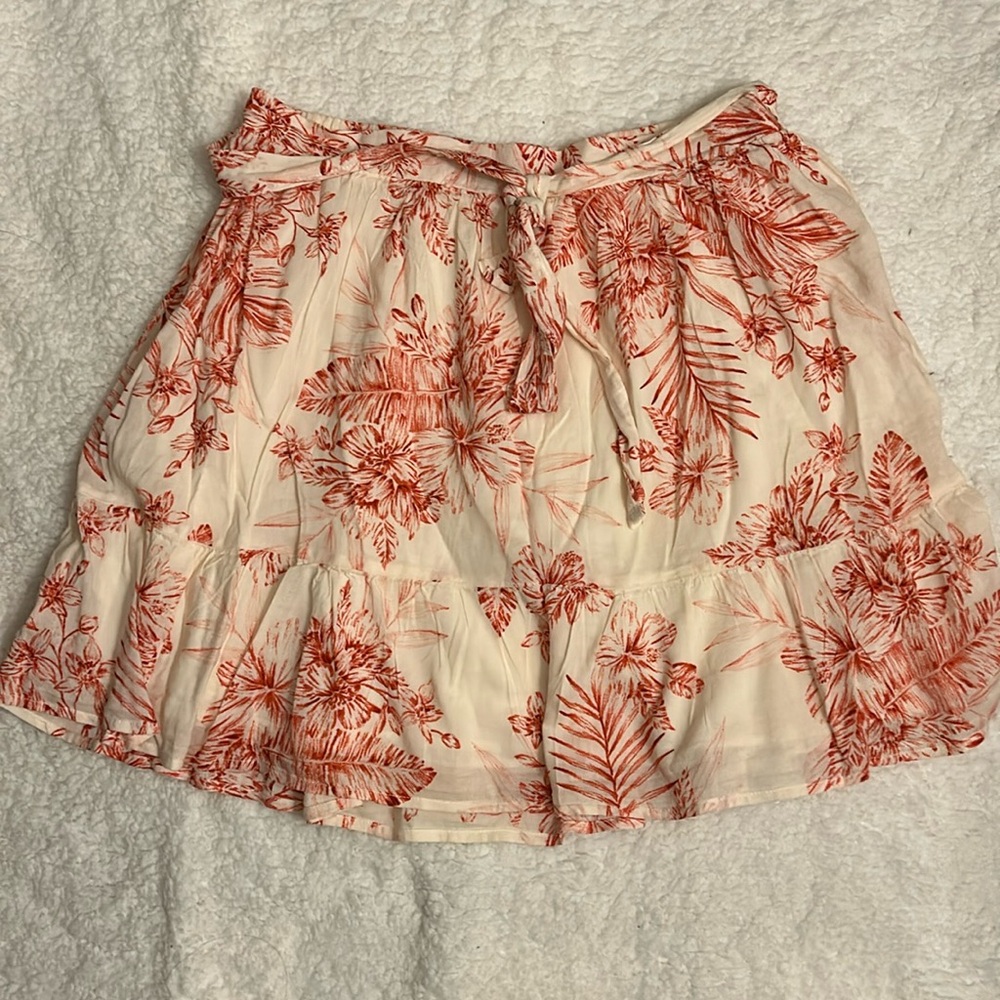Old Navy Skirts, Whitee and Pink, Size Medium, Flower pattern